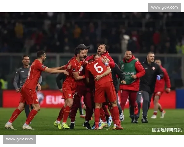 高清流畅足球赛事在线观看平台尽享全球精彩对决实时直播回放分析 - 副本 - 副本 (10) - 副本 - 副本