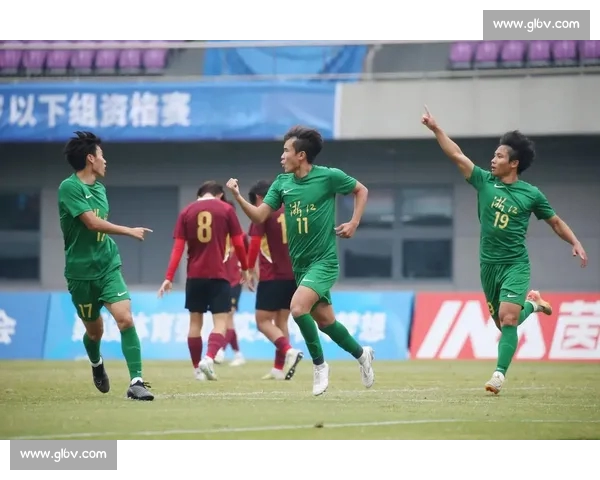 激情对决全程直播：顶级足球赛事精彩瞬间不容错过